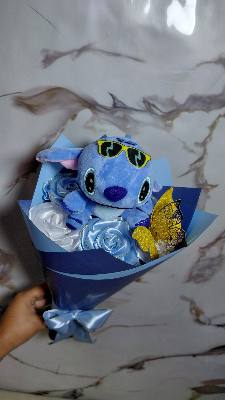 Ramo de flores eternas + un osito de stitch ✨️💙